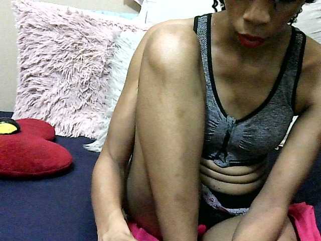 Lähettää kuvakaappauksia Petiteebony