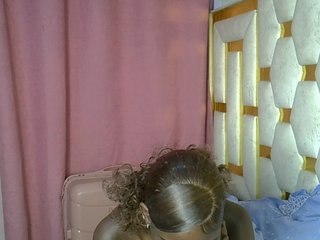 Eroottinen videokeskustelu Petitelunar