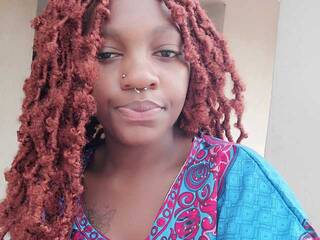 Eroottinen videokeskustelu petitesassy