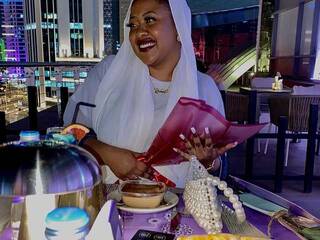 Eroottinen videokeskustelu Pretty-Ebony