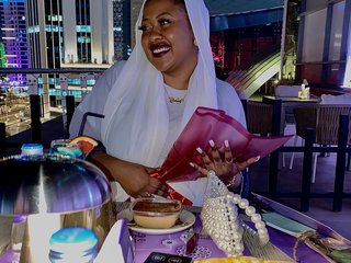 Eroottinen videokeskustelu Pretty-Ebony