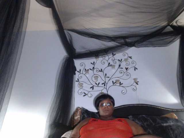 Lähettää kuvakaappauksia PrettyBlacc