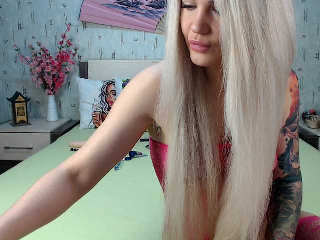 Kuvat prettyblonde (TOY IN FULL PVT) random vibration 21 tokens! see the menu type! Put love/