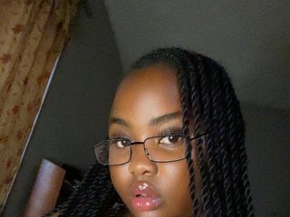 Eroottinen videokeskustelu PrettyJade