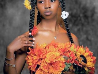 Eroottinen videokeskustelu PrettyNadia120