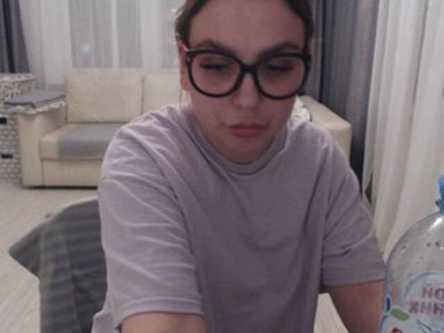 Lähettää kuvakaappauksia PuffyEva