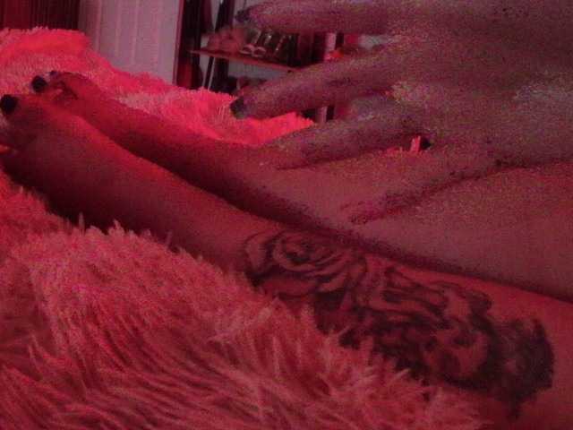 Lähettää kuvakaappauksia QueenMorgan