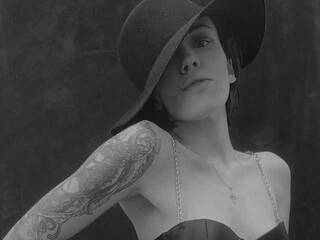 Eroottinen videokeskustelu QueenOfFetish