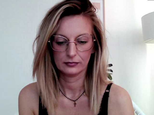 Sexy blondie - glasses - dildo shows - great natural body,) For 500 i show you my naked body 221