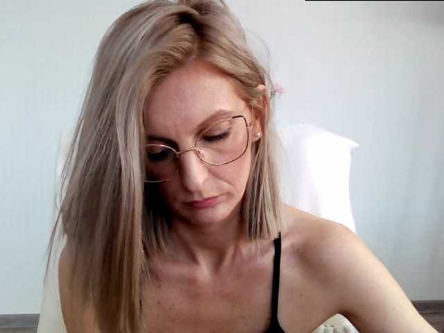 Kuvat RachellaFox Sexy blondie - glasses - dildo shows - great natural body,) For 500 i show you my naked body [none]