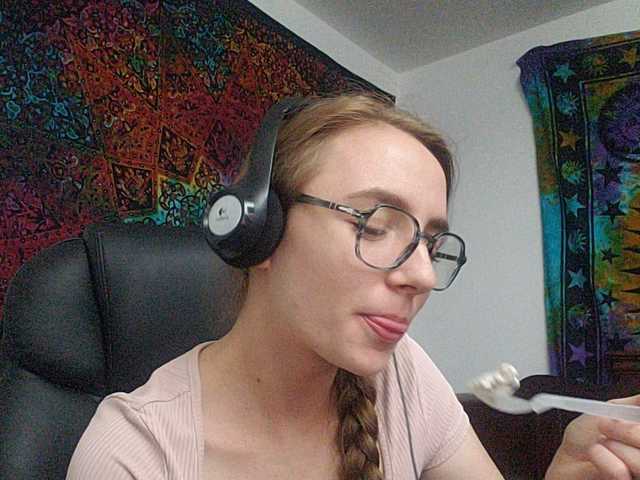 Kuvat RachelXXX Chillin and watching some podcasts... say hi and fall in love (and follow me)