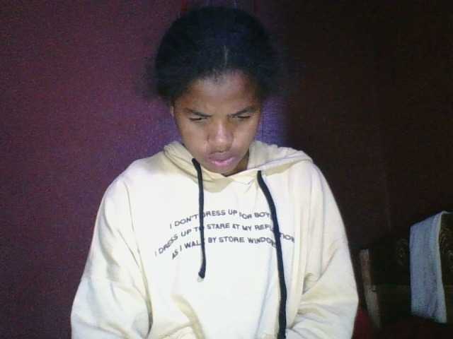 Lähettää kuvakaappauksia Raishahot