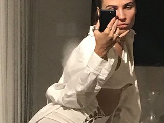 Eroottinen videokeskustelu REALMEANTINA