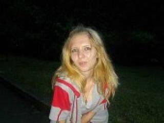 Eroottinen videokeskustelu red2angel