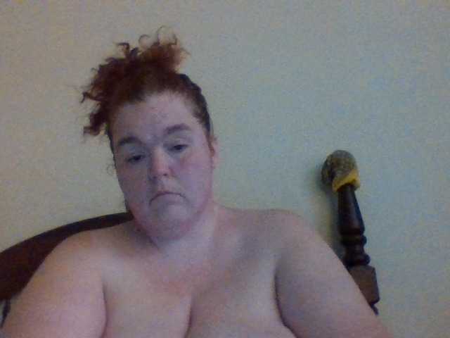 Kuvat rednecklady1 Its Monday, in Lockdown due to COVID, what yall doing.