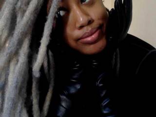 Eroottinen videokeskustelu SeemaPatel