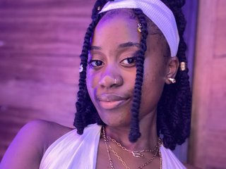 Eroottinen videokeskustelu Rominah90