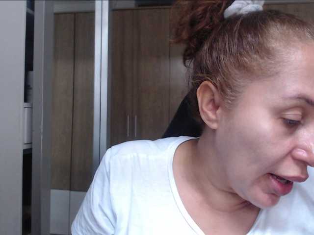 Lähettää kuvakaappauksia RoxanaMilf