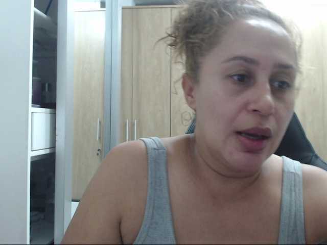 Lähettää kuvakaappauksia RoxanaMilf