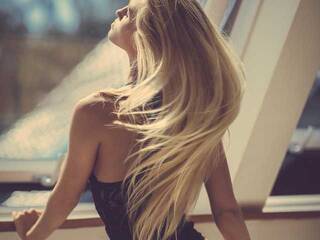 Eroottinen videokeskustelu Rozarr