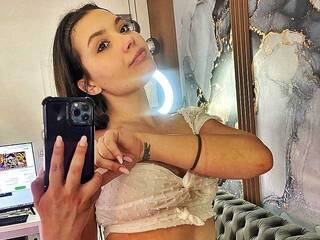 Eroottinen videokeskustelu RubyxBanks