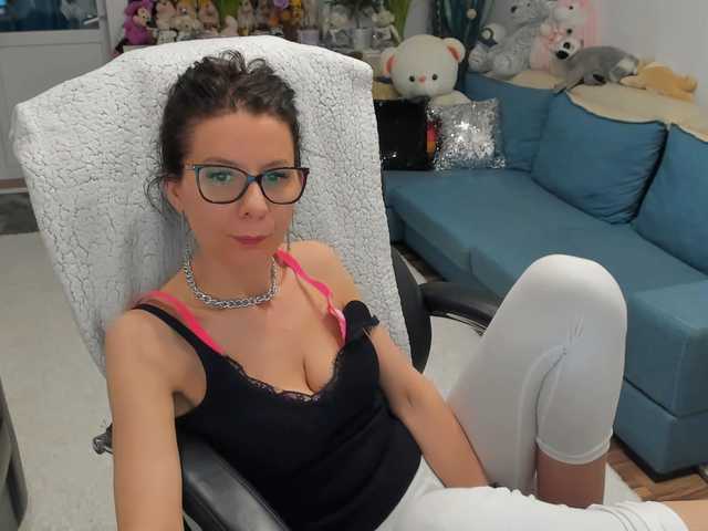 Kuvat SalomeJade Welcome my guys#pvt#lovense#ohmibod#it makes me smile and wet).any tips is ***you!