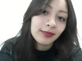 Eroottinen videokeskustelu AdaraCute