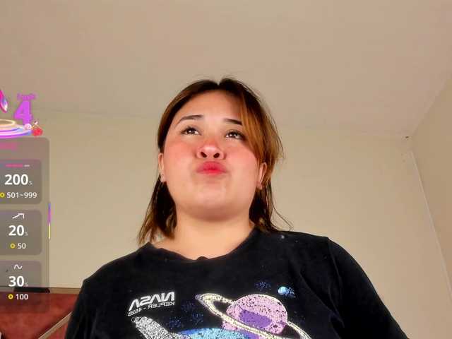 show tits  100  0  100