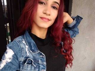 Eroottinen videokeskustelu Saraa-Miller