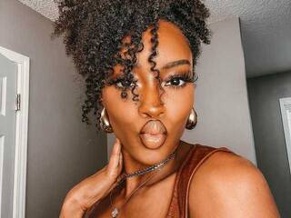 Eroottinen videokeskustelu Sarah-Sweets