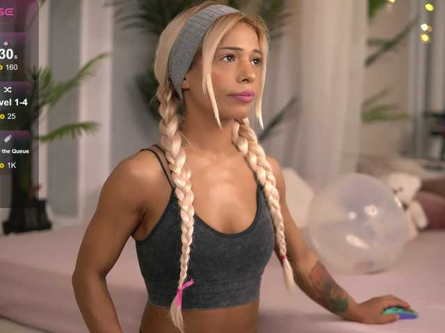 Lähettää kuvakaappauksia SarahRaynex