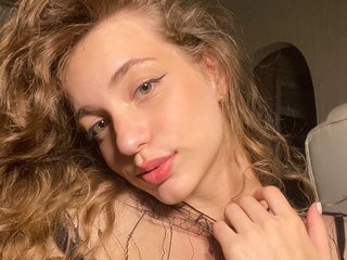 Eroottinen videokeskustelu SarahShy