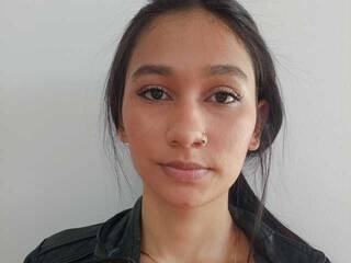 Eroottinen videokeskustelu saralione