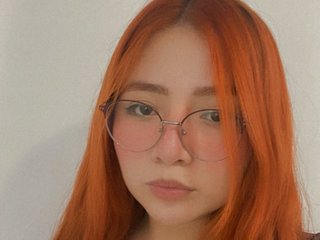 Eroottinen videokeskustelu SashaAdamss