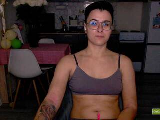 Eroottinen videokeskustelu Sashanotfound