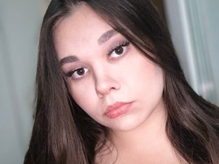 Eroottinen videokeskustelu SashaShowb