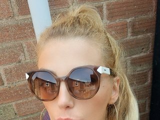 Eroottinen videokeskustelu SavageAss