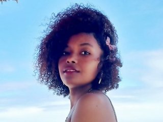 Eroottinen videokeskustelu SelenaJoya