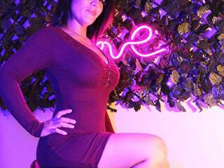 Eroottinen videokeskustelu SeleneGreen