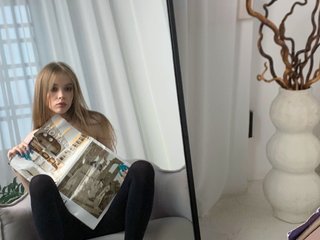 Eroottinen videokeskustelu SelenHellsWeet