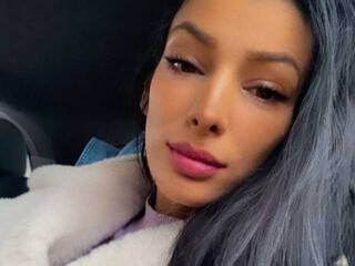 Eroottinen videokeskustelu Selenna