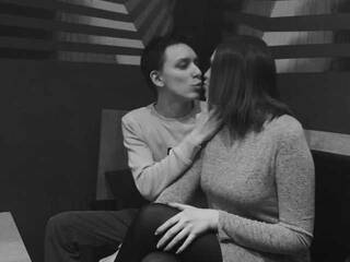 Eroottinen videokeskustelu Sex-Dealers