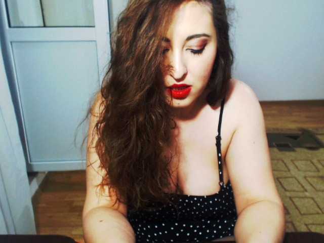 Kuvat SexyCaty1 200 tokens for 10 min naked show