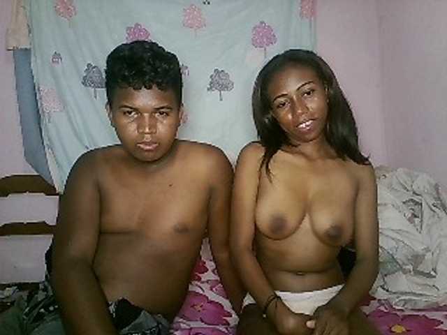 Lähettää kuvakaappauksia sexycouple32