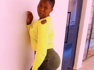 Eroottinen videokeskustelu SexyJenny