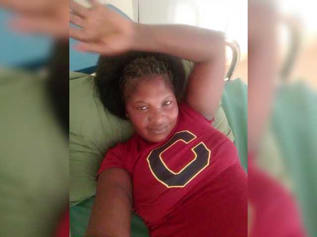 Lähettää kuvakaappauksia Sexymilly1