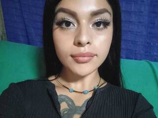 Eroottinen videokeskustelu Sharlote-Williams