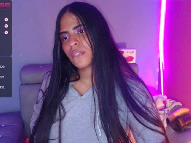 Lähettää kuvakaappauksia Shay-mitchell