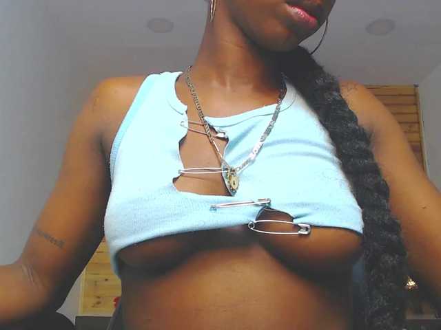 Lähettää kuvakaappauksia ShaylaSexx