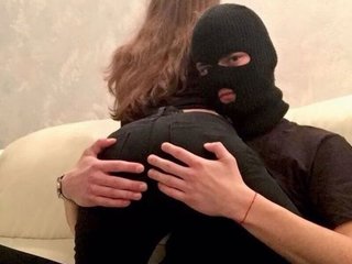 Eroottinen videokeskustelu ShowMaskGoOn